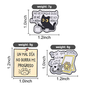 Pin esmaltado con citas satíricas sobre el lugar de trabajo: <span class=keywords><strong>No</strong></span> tienes que ser loco para <span class=keywords><strong>trabajar</strong></span> aquí, nos formaremos contigo. Broche, insignia para solapa de bolso, joyería. - Product Image 2