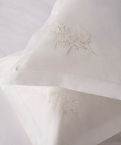 Quang Thanh Embroidery Custom White Pretty Flowers Classical Style 250TC <b>Bedding</b> <b>Sets</b> Machine-washable Duvet Cover Pillowcases - Product Image 3