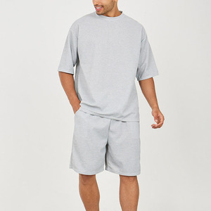 Conjunto de dos piezas de camiseta y pantalones cortos para hombre, estampado, traje de verano, ropa de calle con logo personalizado, conjunto de pantalones cortos de verano. - Product Image 4