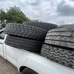 Neumático de Grado Profesional para Camiones, Apto para Vehículos de Transporte Pesado, Ofrece Estabilidad en Cargas Extremas y Control de Calor - Product Image 2