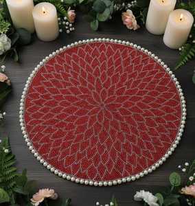 แผ่นรองจานทำมือประดับลูกปัดสีแดง ของตกแต่งโต๊ะหรูหรา - Product Image 2