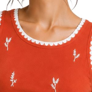 Camiseta sin mangas acanalada para mujer, color naranja quemado y blanco, bordada, informal, de verano, ajustada, de algodón elástico, personalizada, OEM. - Product Image 5
