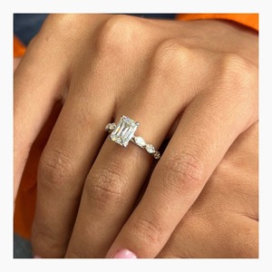 แหวนเพชรทรงเอเมอรัลด์คัท 3.1 กะรัต พรีเมียม ทองคำขาว 14k ประดับเพชรเม็ดเดี่ยว แหวนหมั้น ประดับเพชรทรงมาร์คีส์ ของขวัญสำหรับเจ้าสาว - Product Image 2