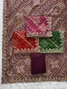 Collection de saris en georgette à imprimé Royal Bandhani avec bordure en dentelle miroir et blouse assortie – Tenue de soirée indienne traditionnelle et moderne - Product Image 2