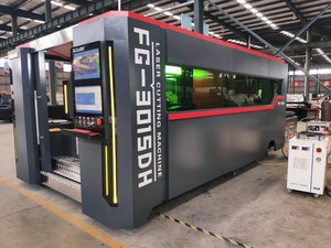 Machine de découpe laser à fibre à plateforme d'échange entièrement fermée à haute sécurité, découpeuse laser à fibre pour tôles métalliques avec un <span class=keywords><strong>bon</strong></span> <span class=keywords><strong>prix</strong></span> - Product Image 3