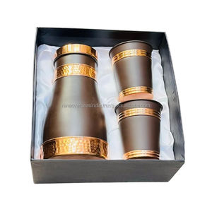 Vente en gros de haute qualité Bouteille d'eau en cuivre pur Gift Set Plusieurs options de conception et de tailles à des prix raisonnables - Product Image 6