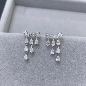 Pendientes de oro blanco de 18 quilates con corte de pera para mujer, con diamantes de laboratorio, certificados por IGI, estilo clásico, para uso diario, con corte lateral. - Product Image 1