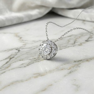 Collier solitaire avec diamant rond serti à griffes de 0,70 carat - Product Image 3