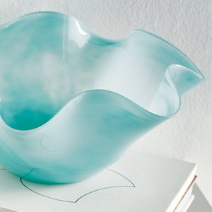 Modern Stylish Resin Bowl and Vase Set with Scalloped Design Food Safe Serving Bowl for Salad <b>Pasta</b> Snacks and Tabletop Decor - Product Image 4