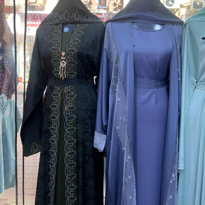 Abaya de mariage traditionnelle musulmane de Dubaï, de haute qualité, modeste, perlée et pailletée, à manches longues, faite à la main, pour femme, en polyester respirant, col en V - Product Image 1