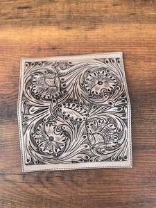 กระเป๋าสตางค์ผู้หญิงหนังวัวสองพับลายดอกไม้ทำจากหนังวัวแท้ - Product Image 4