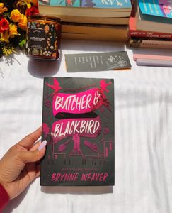 บุชเชอร์ แอนด์ แบล็คเบิร์ด โดย ไบรน์น วีเวอร์ หนังสือปกอ่อนขายดีสำหรับผู้ใหญ่ - Product Image 1