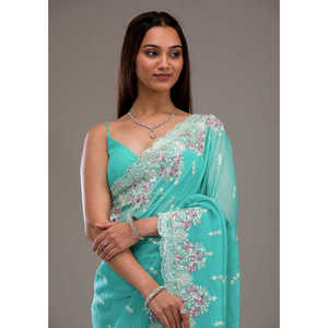 Saree de mariage de créateur avec des fils à broder et des paillettes - Product Image 2