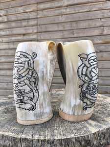 Taza de cuerno de búfalo hecha a mano, forma natural, tallada con temática animal, arte coleccionable, artesanía buraq - Product Image 3