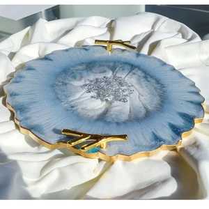 Elegante Bandeja Redonda de Resina Verde Menta con Centro de Lámina Dorada, Estilo Geoda, Plato de Ágata con Asas Doradas y Transparentes - Product Image 5