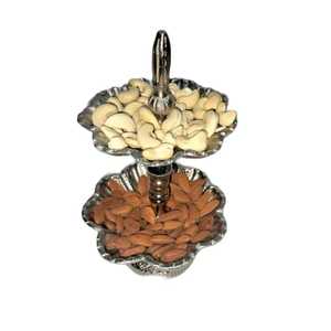 Plato de Servir de Metal con Forma de Flor Dorada, 2 Recipientes con Servidor de Nueces Incorporado, Vajilla Skies Trader - Product Image 4