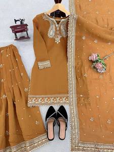 Nouvel ensemble de soirée de créateur : Sharara, Plazzo et Dupatta - Kurta Peplum en soie brodée couleur moutarde avec ensemble Sharara - Product Image 6