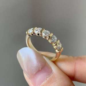 Bague demi-éternité en diamant de laboratoire, or 18 carats, 2,5 mm, taille brillant rond, certifiée IGI, alliance de mariage, bague d'anniversaire pour femme - Product Image 2