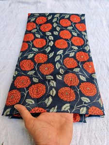 Tissu en coton léger imprimé à la main indien, motif floral, vendu au mètre, textile premium Jaipur Sanganeri pour robes de filles et confection de kurta - Product Image 2