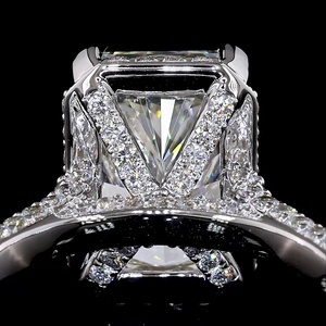 Anillo de Diamante Cultivado en Laboratorio con Corte Radiante de 4 Quilates, Certificado por IGI, Oro Blanco de 14K, Anillo de Compromiso con Diamante Moissanita, Anillo de Boda con Halo - Product Image 3