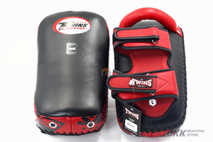 Durable Martial Arts Training Pad for Boxing Muay Thai MMA Kick Practice Target Shield with Secure Grip Handles - Product Image 3
