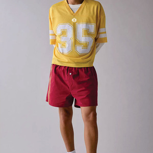Maillot de football américain surdimensionné en maille de haute qualité, respirant, personnalisé, style streetwear rétro vintage, col en V, épaules tombantes - Product Image 2