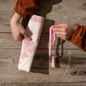 พรมละหมาดแบบใหม่ ดีไซน์มุสลิม ผ้าควิลท์ ขายส่งจากโรงงาน ของขวัญอิสลามสำหรับเดือนรอมฎอน พรมละหมาดสำหรับเดินทาง พรมปูพื้นในบ้าน - Product Image 4