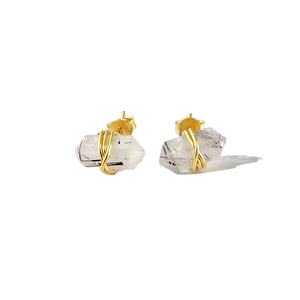 Boucles d'oreilles clous en argent sterling 925 avec quartz rutile noir à double pointe – Petits clous d'oreilles en pierres précieuses faits à la main avec fil enroulé – Vente en gros - Product Image 1