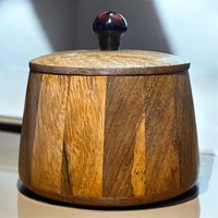 Pot en bois classique en forme de baril avec couvercle métallique, fabricant et grossiste d'Inde