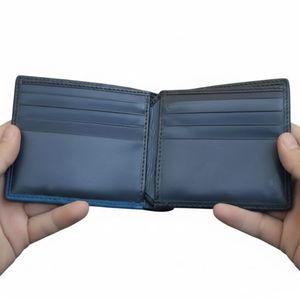 กระเป๋าสตางค์หนังพับสองตอนสีน้ำเงินเข้มและสีเขียวอมฟ้าแบบพรีเมียมสำหรับผู้ชาย พร้อมช่องใส่บัตรหลายช่อง ช่องใส่บัตรประชาชน และช่องใส่เหรียญแบบมีซิป - Product Image 3
