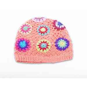 Gorros de lana con diseño floral para tejer - Product Image 1