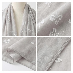 Pañuelo Largo de Seda 100% para Mujer NORTH APPROACH, Estampado Floral, Elegante, Multifuncional, para Uso en Exteriores, Todas las Temporadas, Accesorio de Moda - Product Image 4