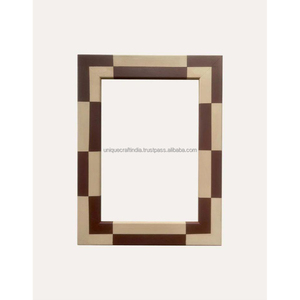 Marco de Fotos de Madera Hecho a Mano con Incrustaciones de Resina en Color Marfil Perla y Rejilla Negra, Decoración Clásica - Product Image 2