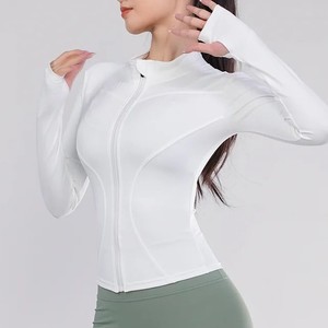 Veste de sport respirante personnalisée avec logo, fermeture éclair intégrale, coupe ajustée, veste de fitness, veste de yoga pour femmes, manches longues - Product Image 2