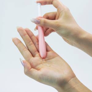 Lubricante Sexual Vaginal y Anal Hidratante con Fluidos Naturales, Jeringa Dr. Wet Love Pen, Gel Íntimo con pH Balanceado - Product Image 2