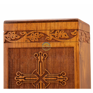 Urne funéraire artisanale chrétienne et urne funéraire en bois naturel pour cendres, boîte artistique commémorative pour funérailles par AYAANS - Product Image 5