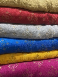 Tissu brocart en nylon 100% teignable |   Tissu jacquard à motifs floraux géométriques |   Textile à motifs tissés traditionnels |   Tissu léger - Product Image 3