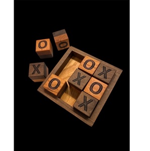 Juego de Tic Tac Toe de Madera Hecho a Mano, Moderno y de Lujo |   Juego de Mesa Decorativo para Café - Product Image 1