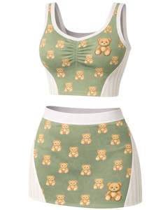 Ensemble deux pièces vert sauge pour femme, imprimé ourson, composé d'un crop top sans manches et d'une mini-jupe taille haute, tenue douce et extensible - Product Image 1