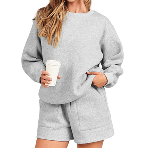 Ensemble court 2 pièces en molleton 100 % coton pour femme avec logo personnalisé – Tenue décontractée streetwear hiver 2026 - Product Image 5