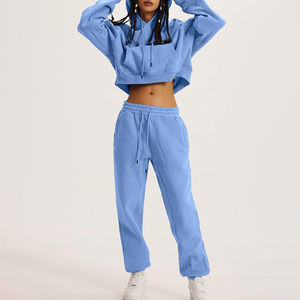 Ensemble de survêtement athlétique pour femme personnalisable – Veste et pantalon anti-humidité pour l'entraînement et le fitness - Product Image 3