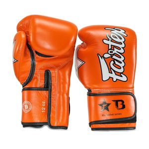 ถุงมือชกมวย FAIRTEX คุณภาพสูง หลายสี น้ำหนักเบา ปรับได้ ระบายอากาศดี ปิดด้วยแถบตีนตุ๊กแก หนังวัวแท้ - Product Image 1