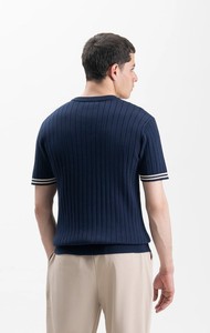 Camiseta de manga corta de punto acanalado azul marino para hombre, cuello redondo, corte regular, ribete en contraste, estilo casual - Product Image 4