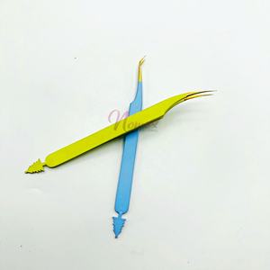 Pince à épiler arbre de Noël sur fond pour extension de cils couleur personnalisée avec des conceptions personnalisées pince à épiler professionnelle pour extension de cils - Product Image 6