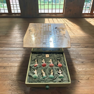 Juego de mesa Ludo plateado, juego tradicional y regalo familiar de lujo para bodas y compromisos para parejas - Product Image 3