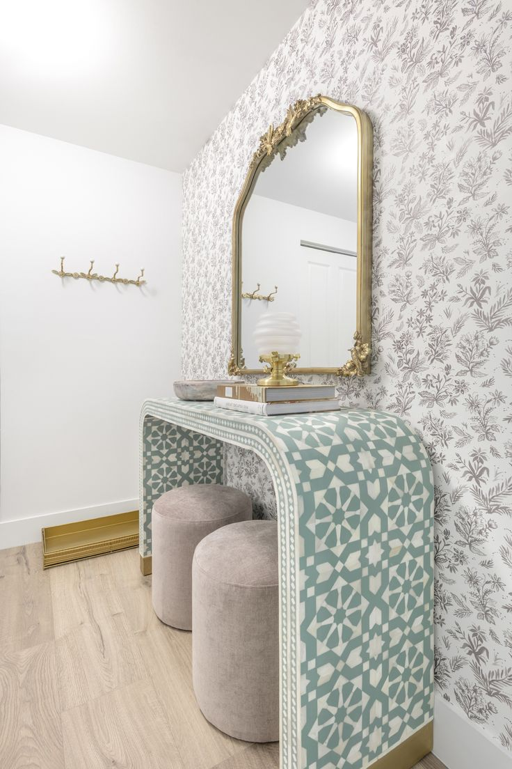 identique à l'image