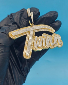 จี้เพชรโมอิสซาไนต์ VVS แบบ Iced Out รูปตัวอักษร จี้หรูหราสไตล์ฮิปฮอป ผ่านการทดสอบเพชร จี้ตัวอักษรย่อสำหรับผู้ชาย - Product Image 1