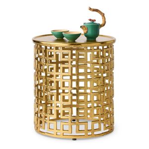 Table d'appoint contemporaine en métal offrant une surface de rangement fonctionnelle avec des lignes élégantes, idéale pour les intérieurs sophistiqués - Product Image 4