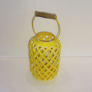 Lanterne à bougie en métal cuivre, forme cylindrique, motif floral géométrique découpé, poignée en fil métallique, décoration de centre de table - Product Image 3