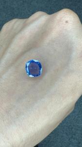 Saphir bleu naturel de 2,66 ct, taille ovale, pierre précieuse certifiée bleu royal pour la vente en gros de bijoux fins - Product Image 2
